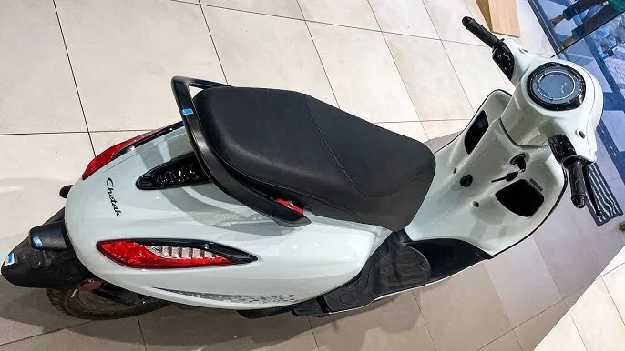 251KM रेंज वाली Bajaj की शानदार इलेक्ट्रिक स्कूटर हुई लॉन्च, 73 की टॉप स्पीड के साथ मिलेगा बेहतरीन फीचर्स